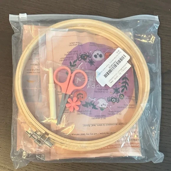 Halloween Embroidery Kit NIP - Picture 7 of 12